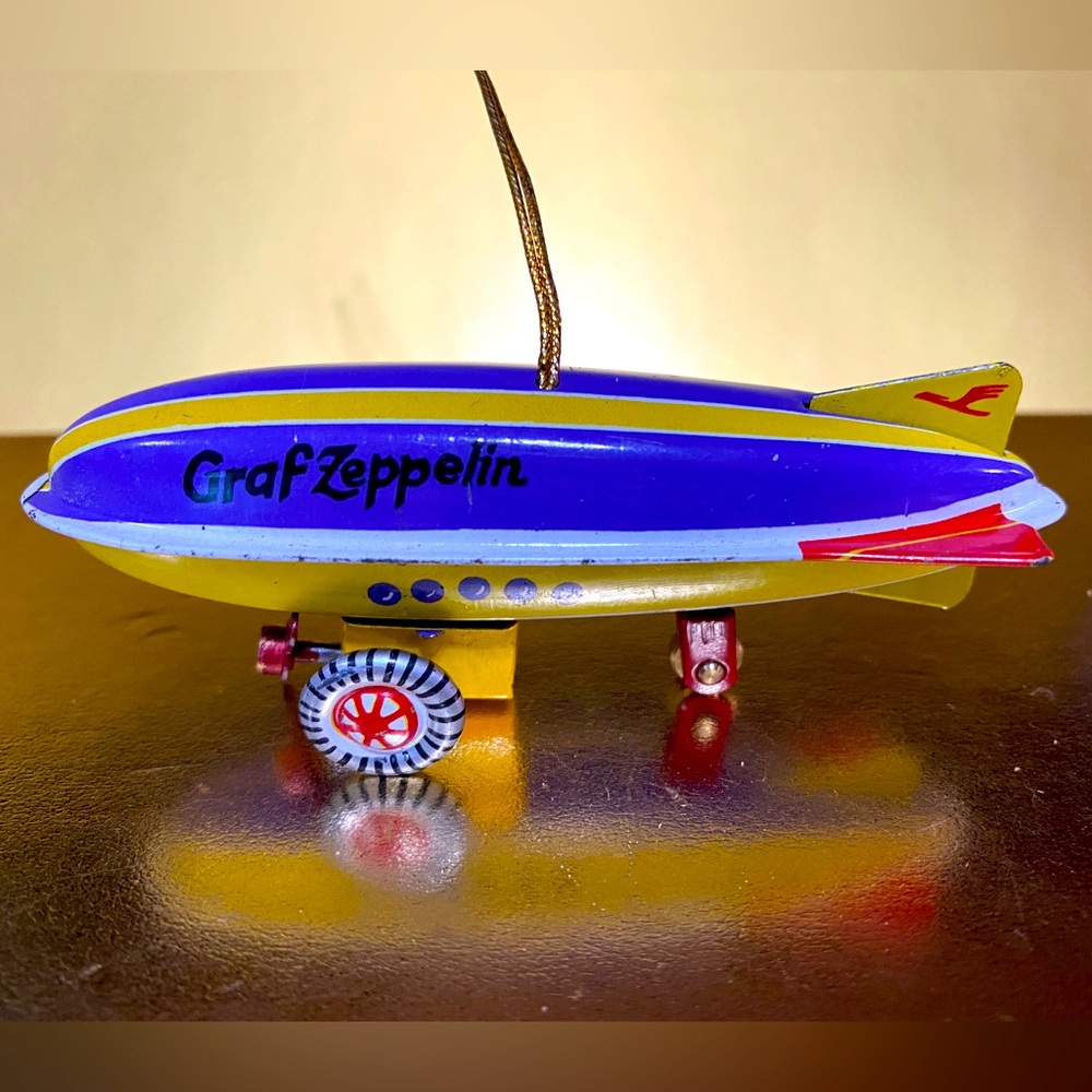 SCHYLLING GRAF ZEPPELIN TIN METAL MINIATURE FLYING MACHINE HOLIDAY ORNAMENT 3.5”